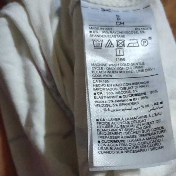 Floral Print Sleeveless Top - Picture 3 of 3